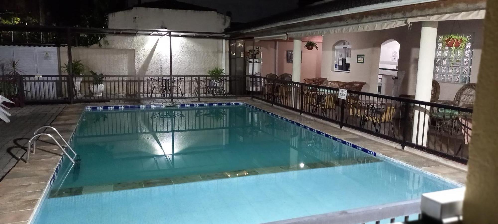 Pousada Parque Suites Estacionamento E Piscina Guarujá Eksteriør billede